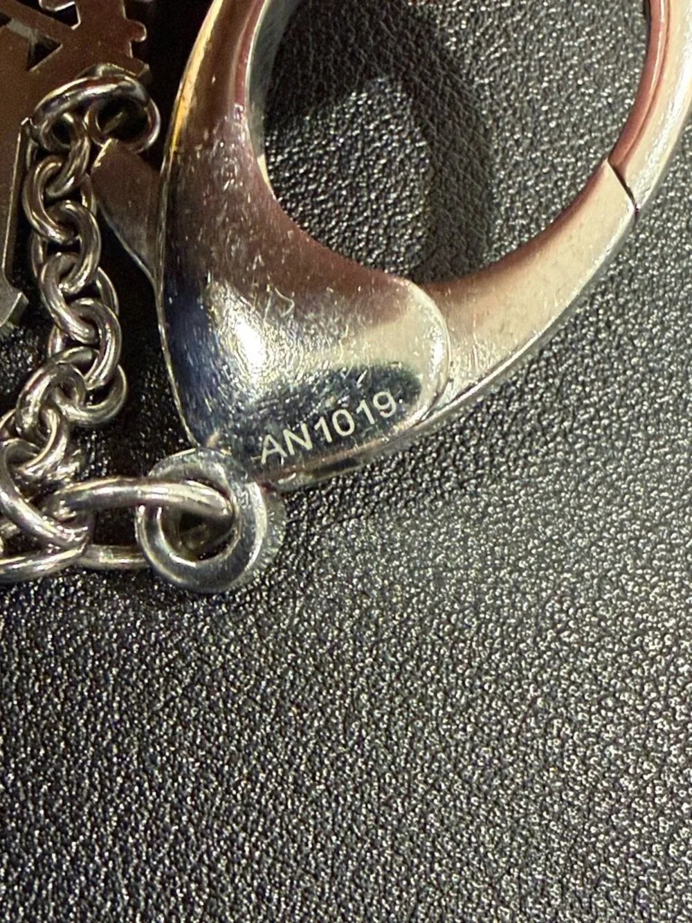 Louis Vuitton Flocon Snowflake Bag Charm/Key Ring Silver (JB1478) - Picture 5 of 5